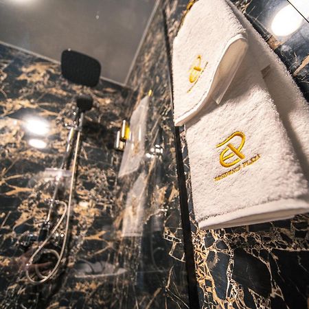 Hotel Residence Plaza Tbilissi Chambre photo